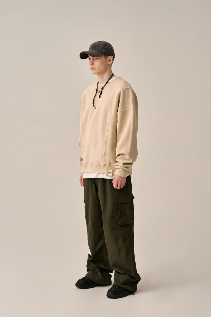 REVERSE PATTERN SWEATSHIRT-BEIGE