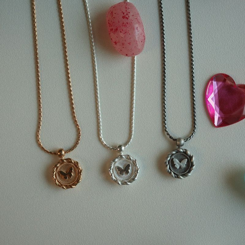 Ivorybubble（アイボリーバブル）の「【MADE】 バタフライシグネットネックレス（アクセサリー）」