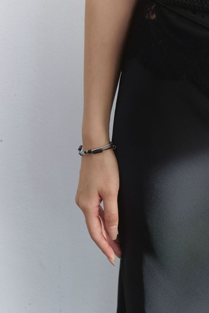 Onyx pipe bracelet – move