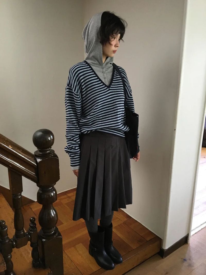 Cebu striped V-neck knit (2color)