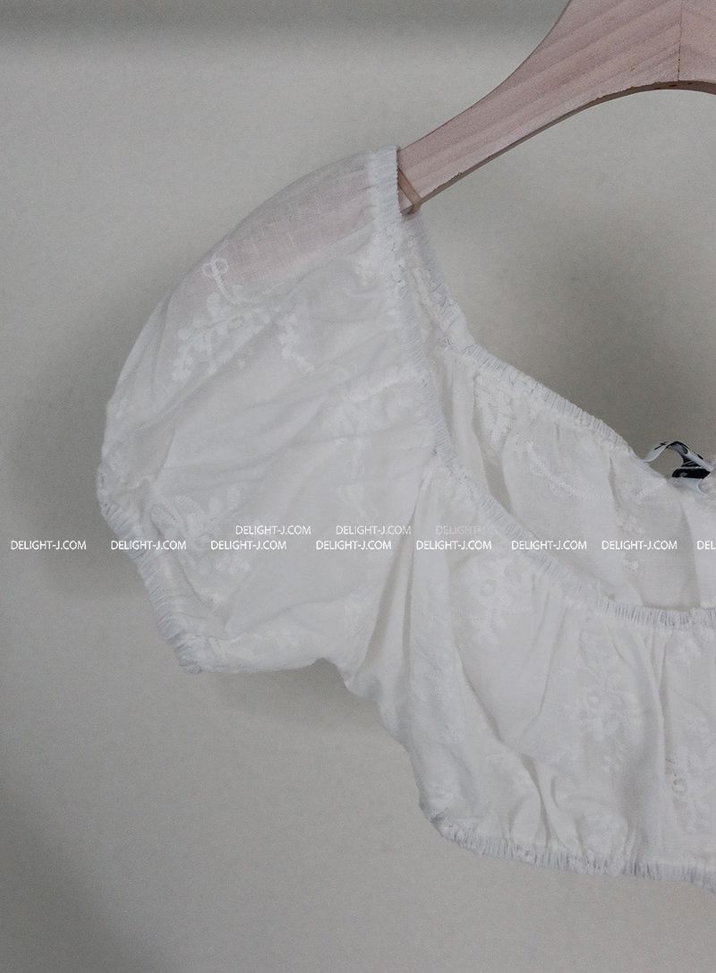 eyelet cropped short-sleeved blouse