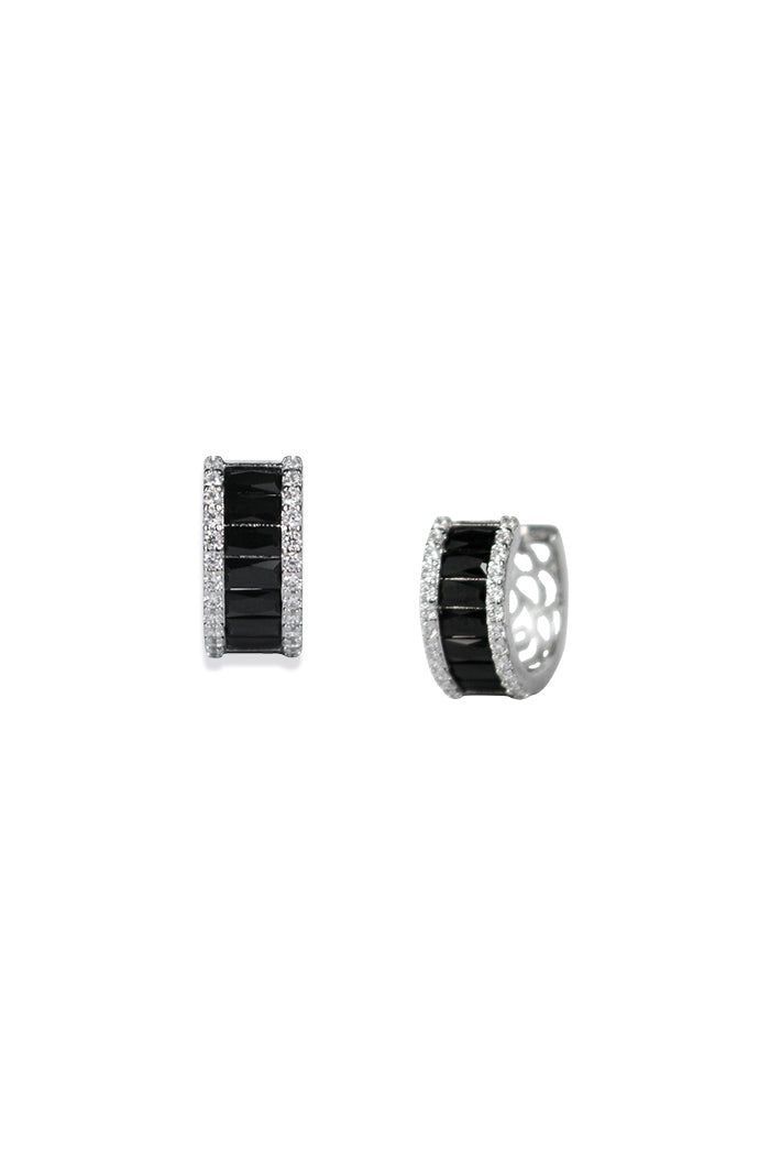 blackpurple（ブラックパープル）の「[Wearing Stray Kids] Crystal Glass Piece Mini Ring Earrings（Accessories）」