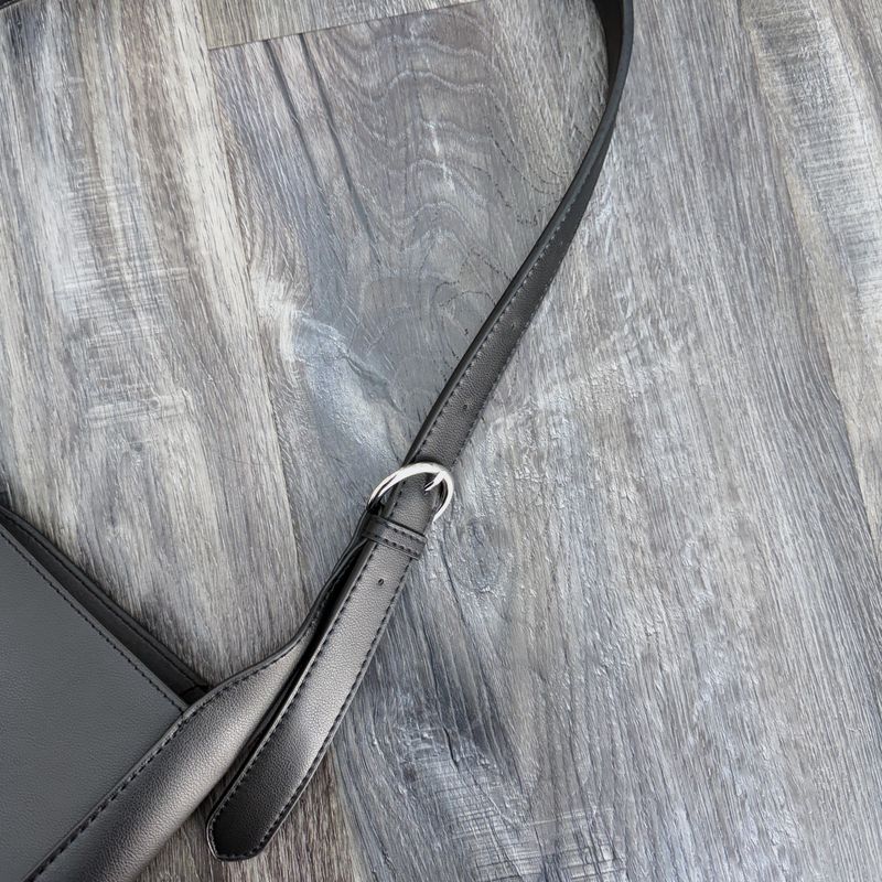 Loop Minimalist Bucket Bag