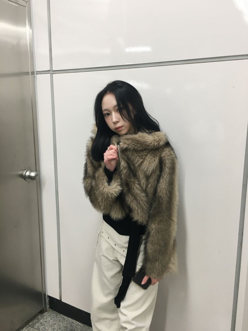 Mua Crop Fur Jacket (1c)