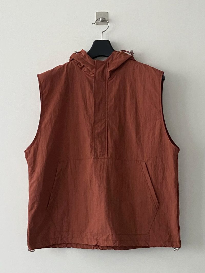 Track anorak vest