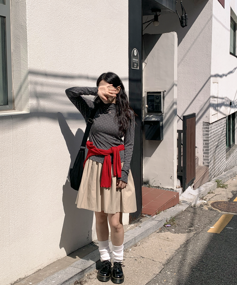 Dot Wave Turtleneck T-Shirt