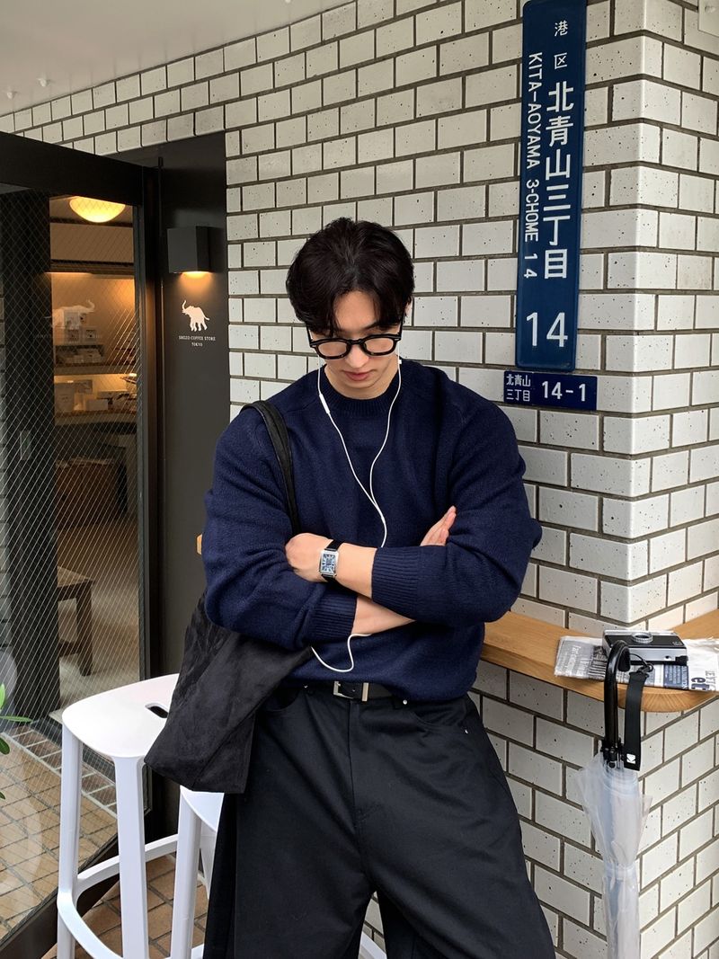 Look ディプロマクラシックサディショルダーラウンドニット