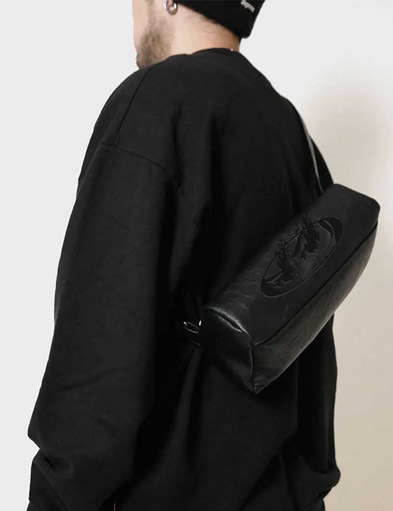 INNEQ（イネク）の「the eye bag matt black（Bags）」