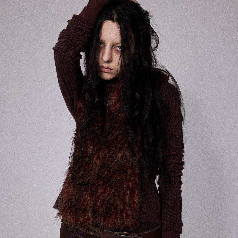 SHEISSHE（シーイズシー）の「SHEISSHE/ニットジャカード スプライス フェイクファー ショートジャケット（ジャケット/アウター）」