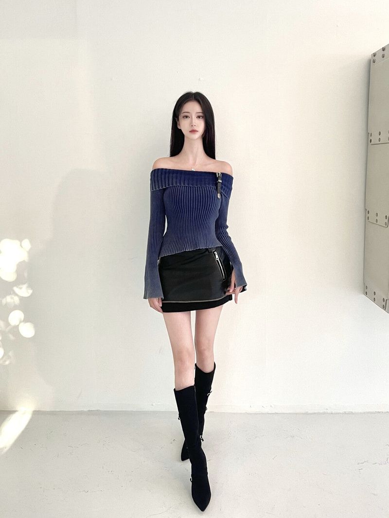 1068. Strap buckle stiletoe long boots heel (2color)