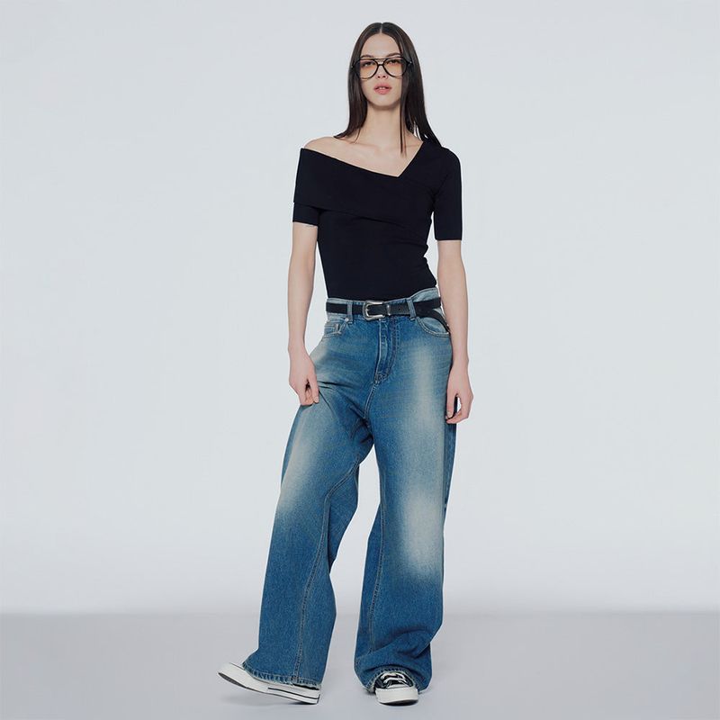 Short-sleeved sim one-shoulder sweater