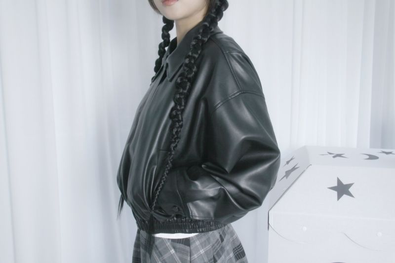 Oversized fit leather cropped jacket collar jumper