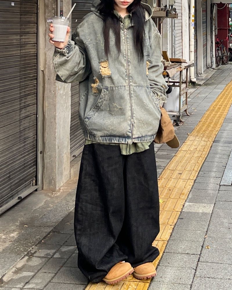 heenytsuki（ヒニツキ）の「Leno black wide denim balloon pants（Pants）」