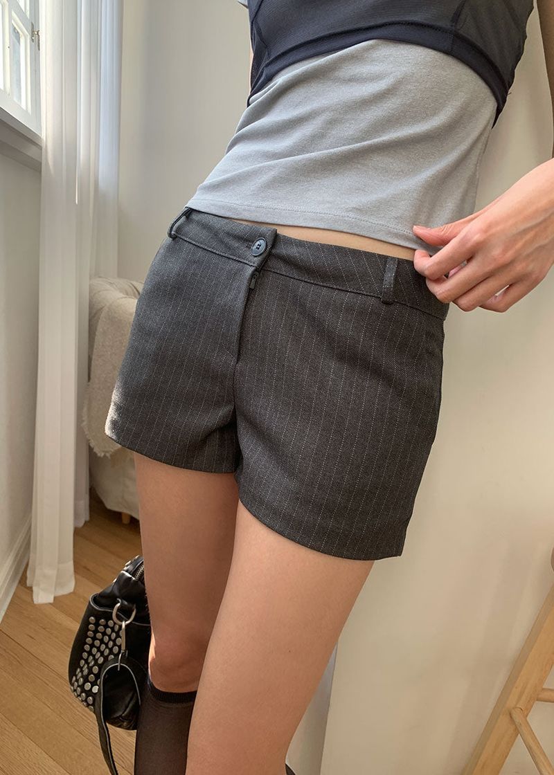 PIN STRIPE LOW SHORTS