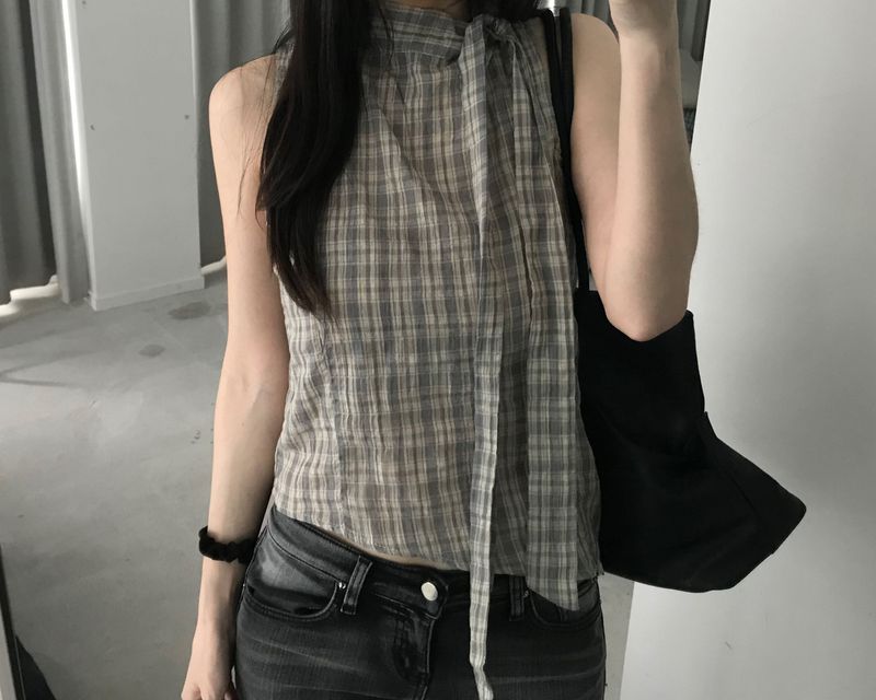 Check halter top (2 colors)
