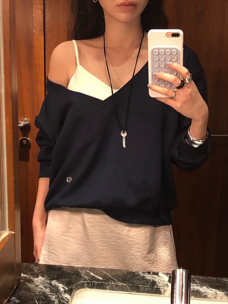 [MADE] TA DEEP V-NECK SWEATSHIRT