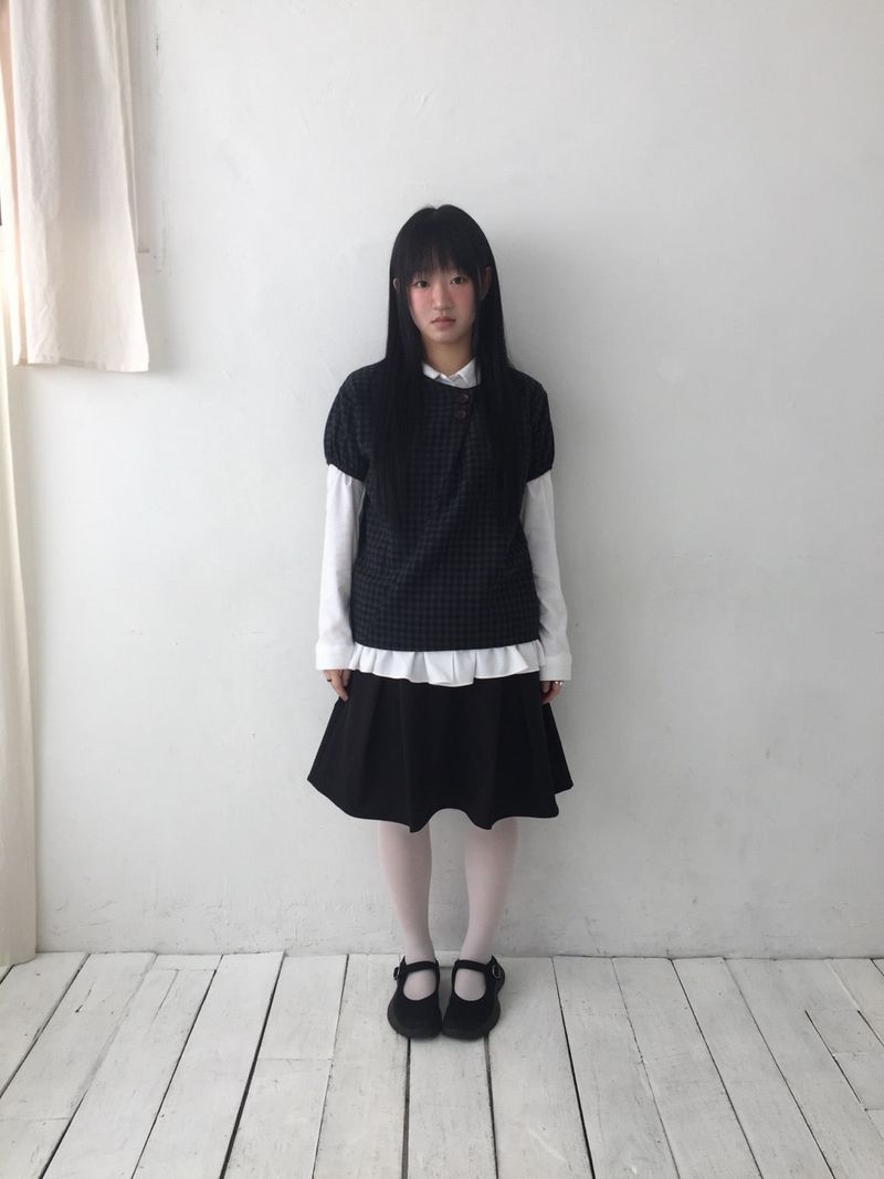 ボタンスリットミディスカート