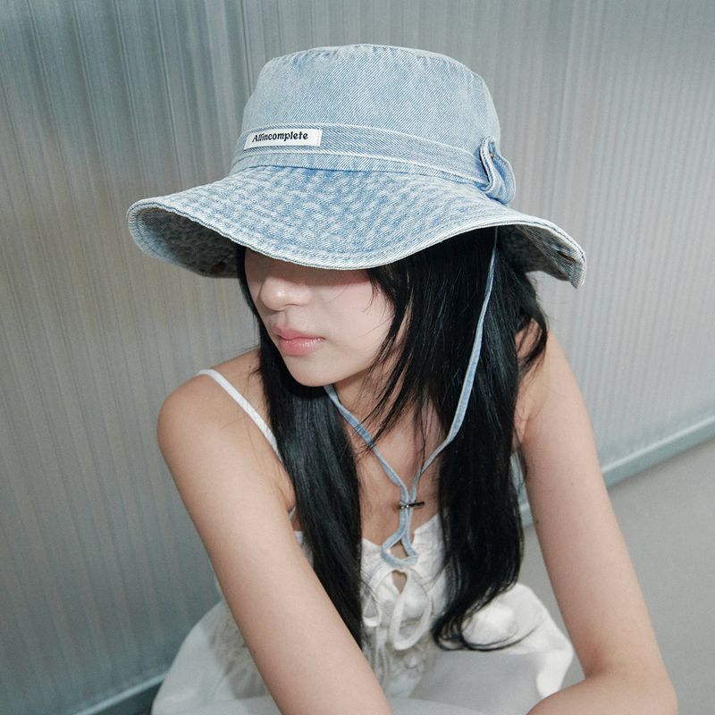 ALLINCOMPLETE（オールインコンプリート）の「ベルトデニム ウォッシュドサファリハット (Light Blue Denim )（帽子）」