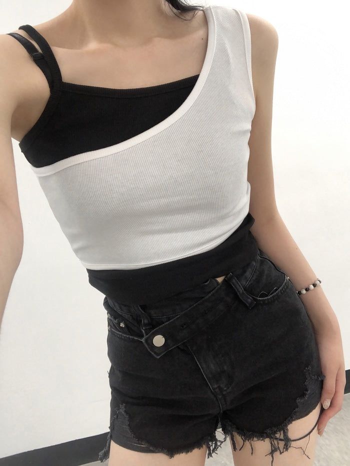 onthenextpage（オンザネクストページ）の「Set-Black halterneck sleeveless Set T（Tops）」