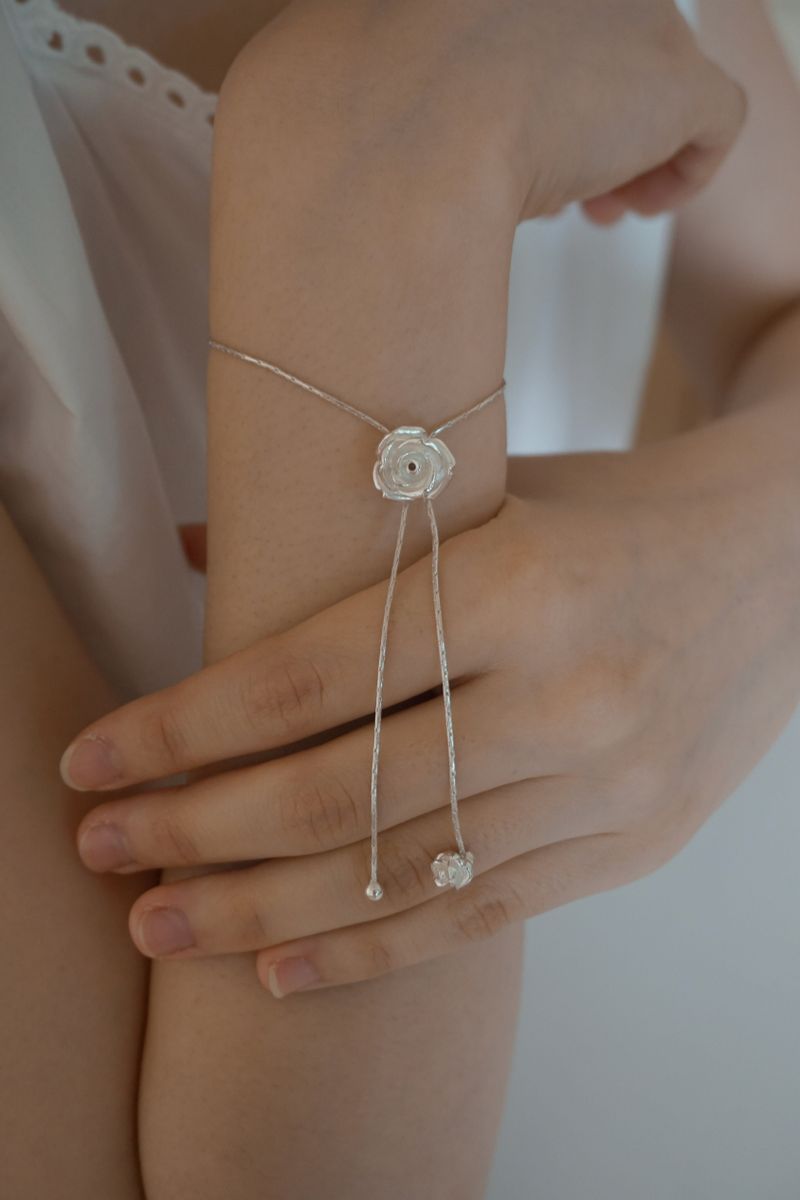 [MADE]DOUBLE FLOWER DROP BRACELET