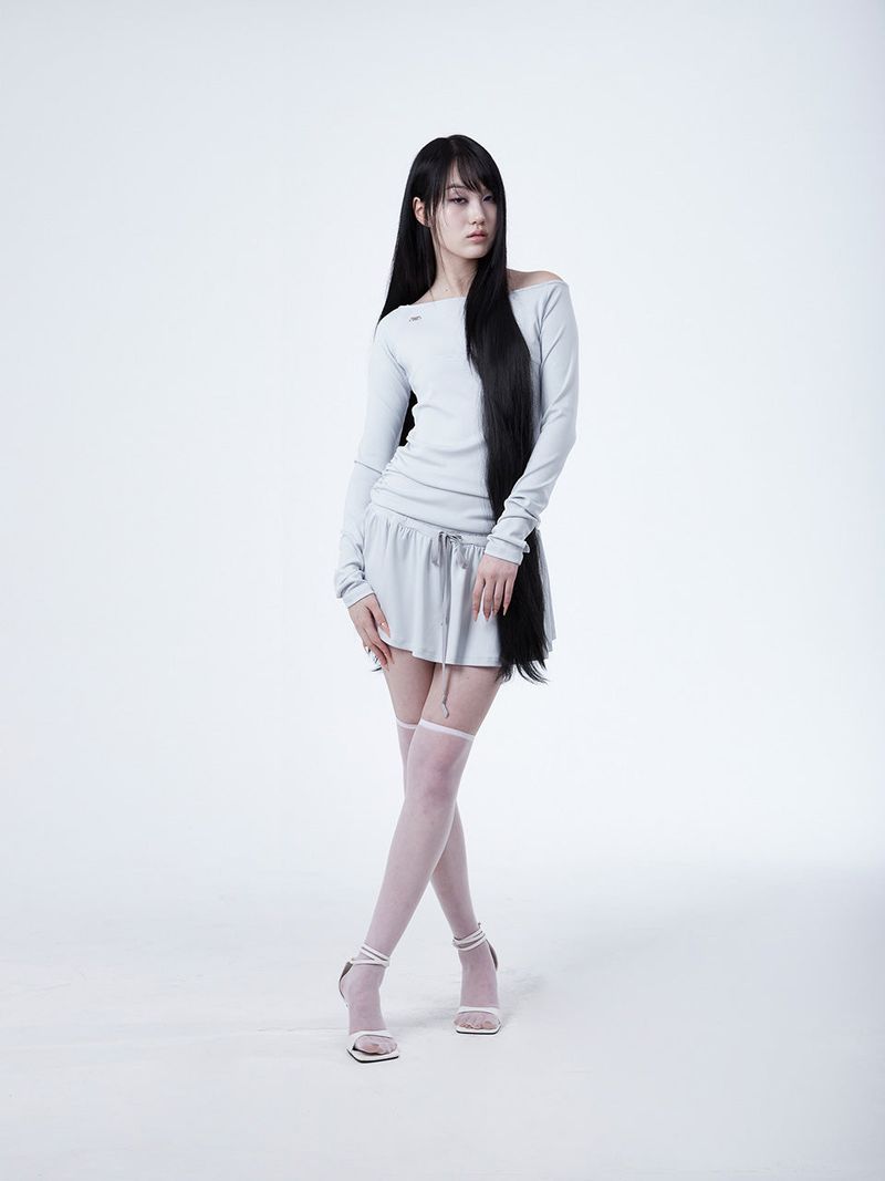 elfelfelf archives（エルフエルフエルフアーカイブ）の「RAGLAN METAL LOGO DRESS [LIGHT GRAY]（Dresses）」