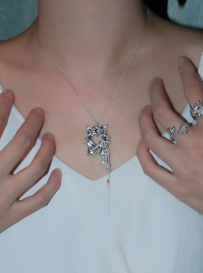 [MADE] melted heart frame necklace 02. pearl tail ver