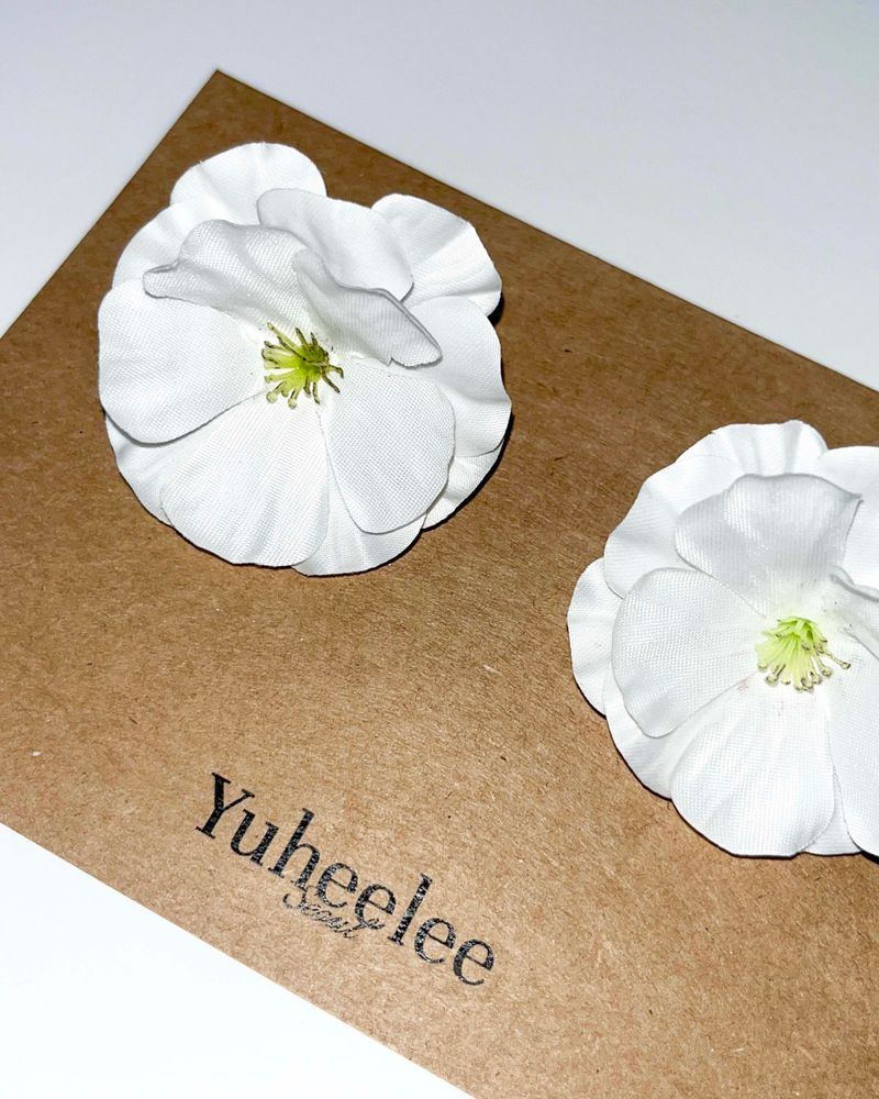 FAKE FLOWER SHOE CLIP_BUTTERFLY RUNNER