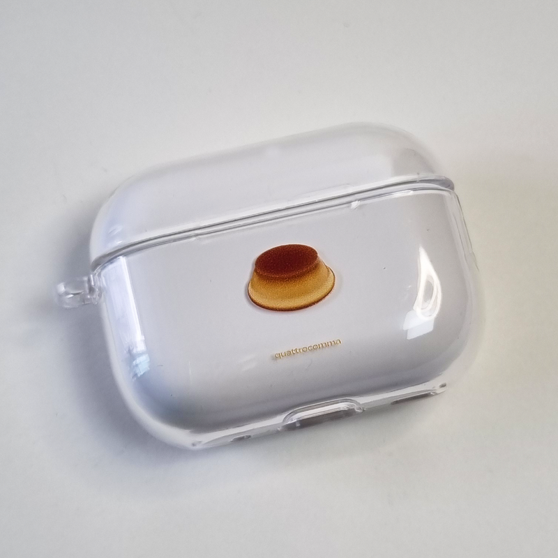 quattrocomma（クアトロコンマ）の「プリン AirPod Pro ケース (全モデル)（スマホグッズ/小物）」