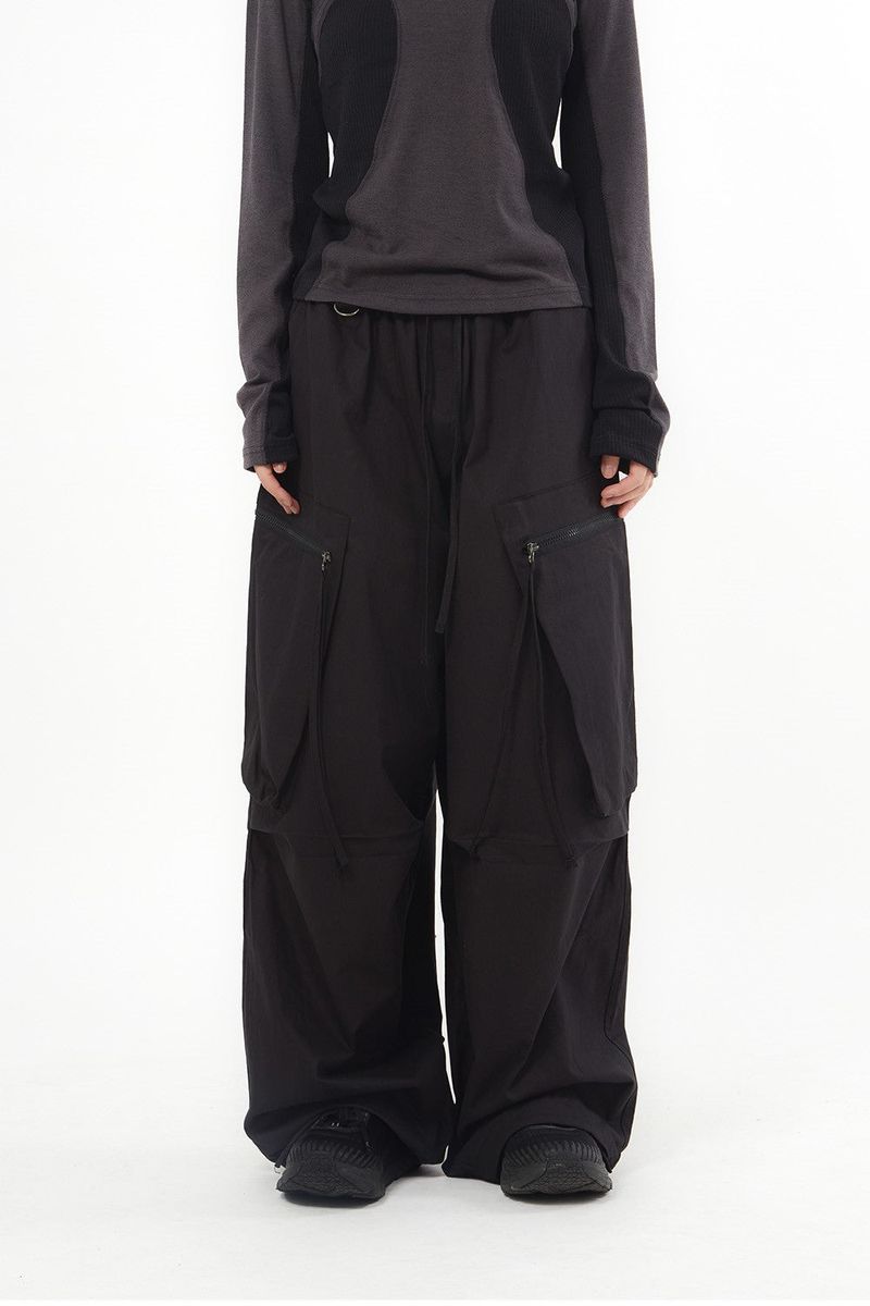 Raucohouse（ラウコハウス）の「ジッパービッグカーゴバルーンワイドバンディングパンツ（パンツ）」