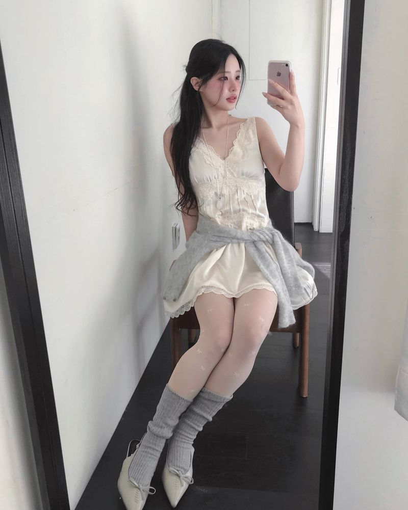cloudemotion（クラウドエモーション）の「enthea satin v-lace bustier ops（Dresses）」