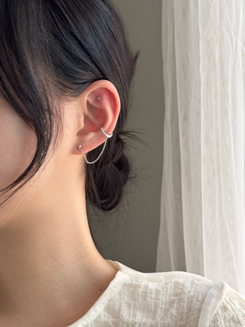 Amber Ring Two-Pin Ear Cuff Earrings / 3 Colors / Daily Simple Chain