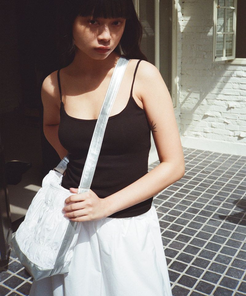 YAHN SISI(ヤーン シシ)の「Fairy Bucket Bag - Silver(Bags)」