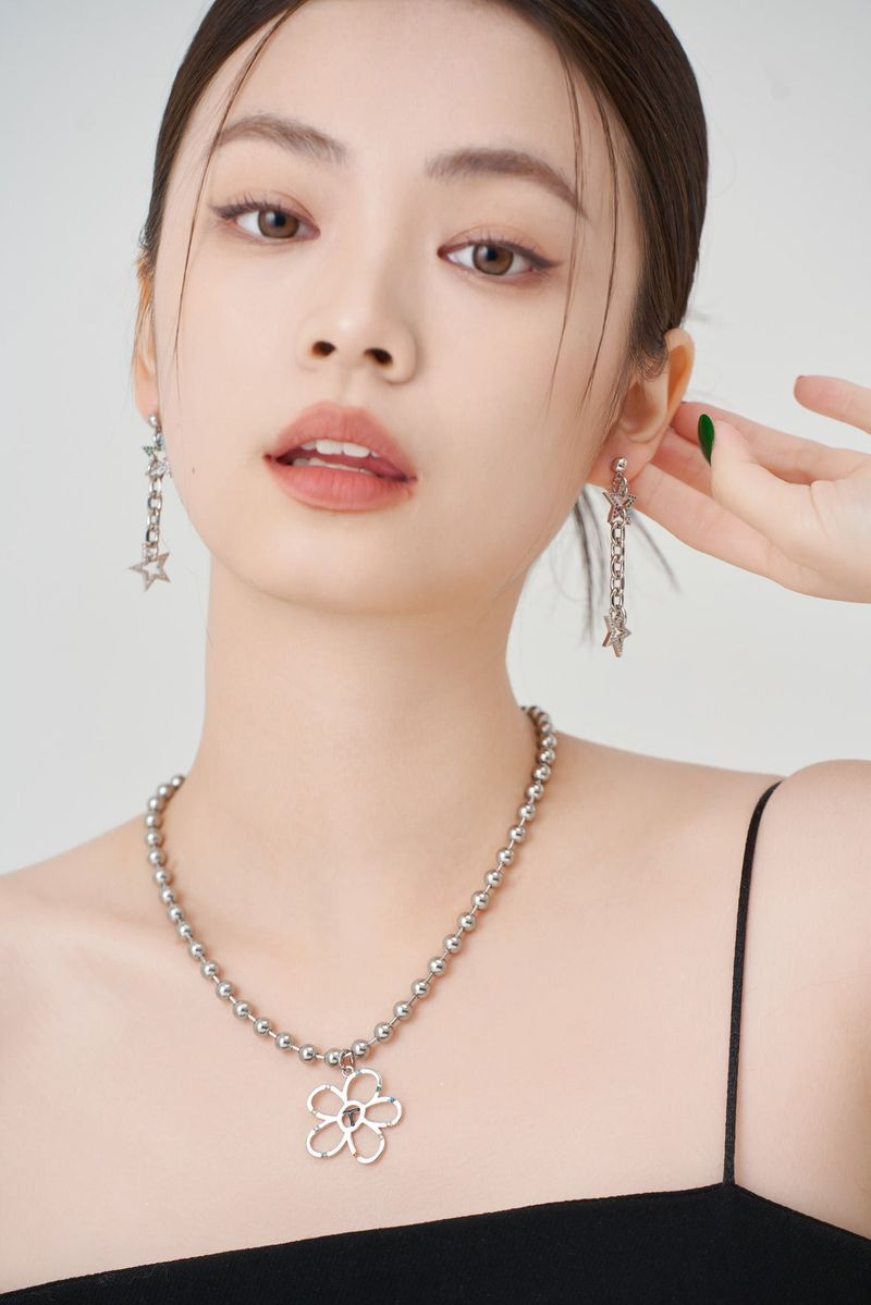 TWENTYONEAUGUST(トゥエンティワンオーガスト)の「ダイヤモンド T ネックレス(アクセサリー)」