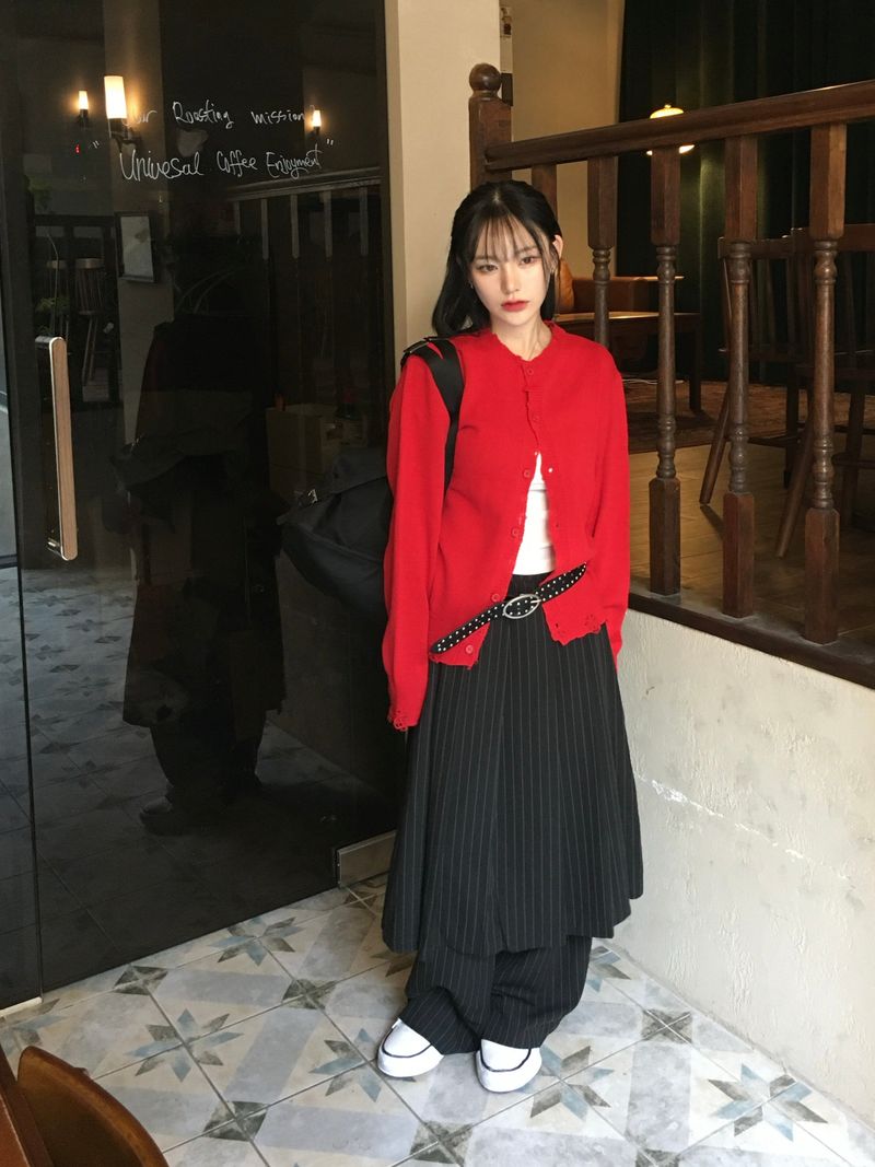 Peak Damage Crop Cardigan (4c)