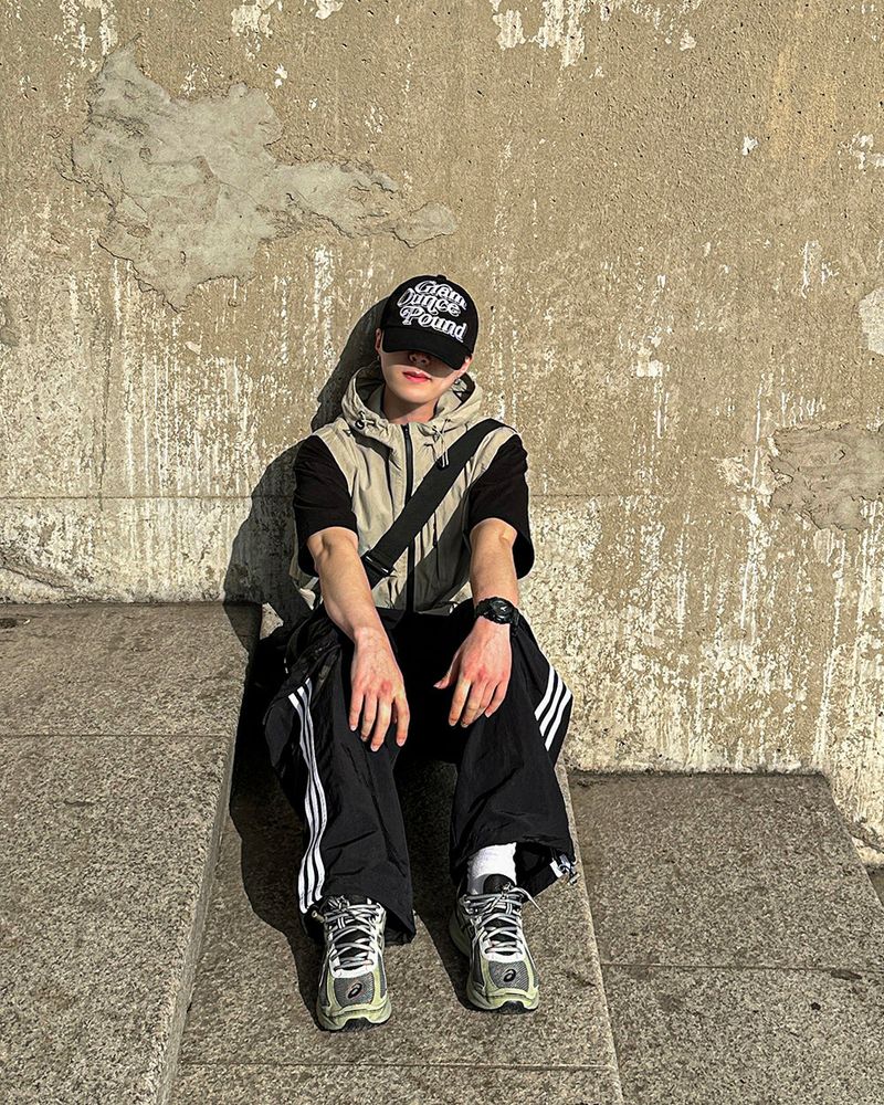 Line Nylon Track Cargo Pants - Black