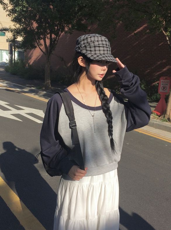Tran Off-Shoulder Raglan Sweatshirt