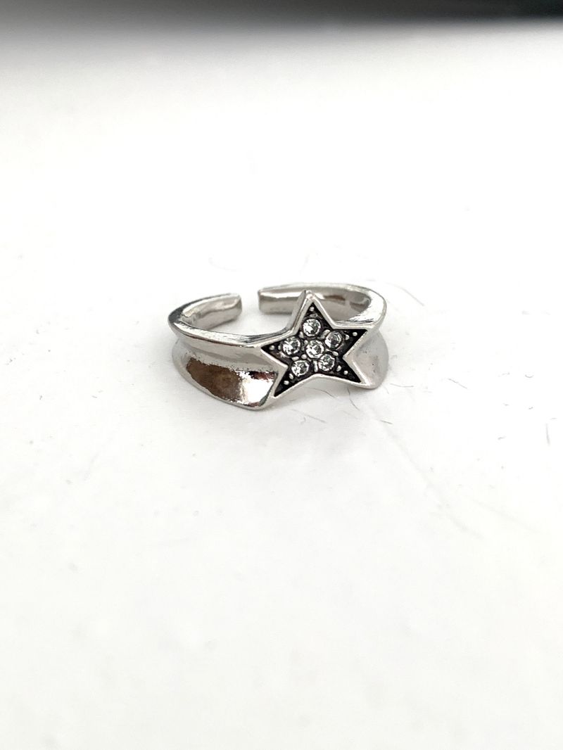 Taryn Y2K cubic star open ring ring