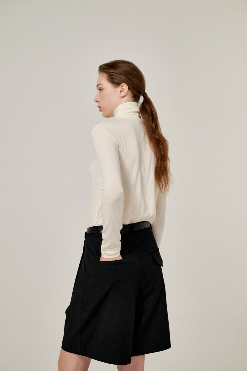 Soft turtle neck T-shirts (Black)