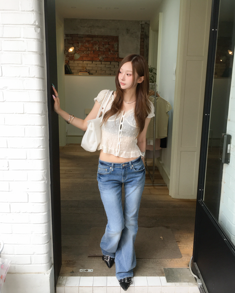 Soft lowrise boots cut pants