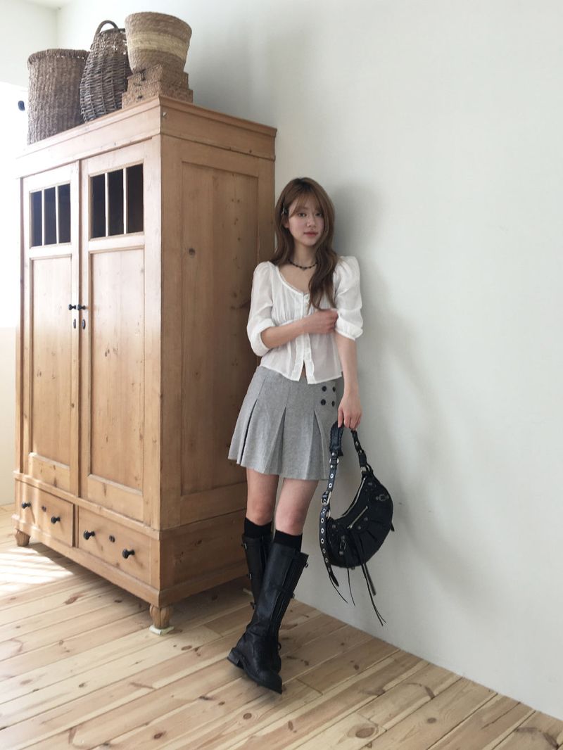 Low pleated sweat mini skirt