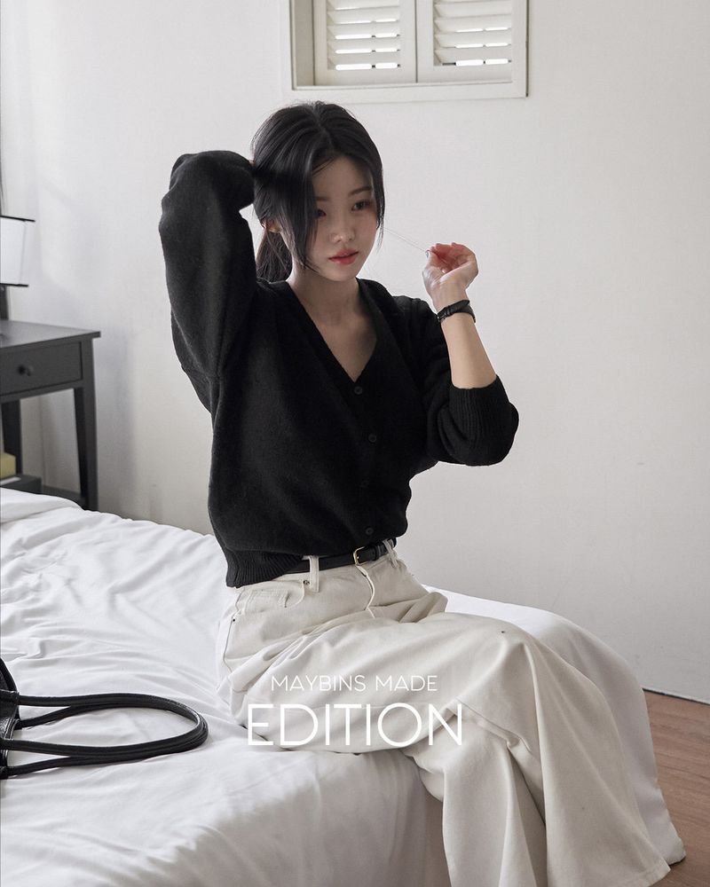 Linier V-Neck Cardigan