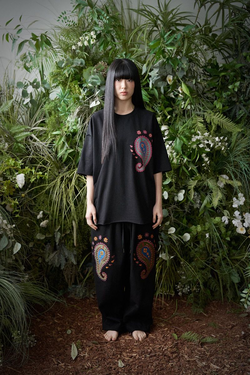 PAISLEY PRT. CUT-OUT 1/2 TEE (Black)