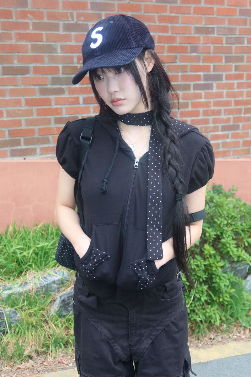  Puffed sleeve dot hoodie _ Black