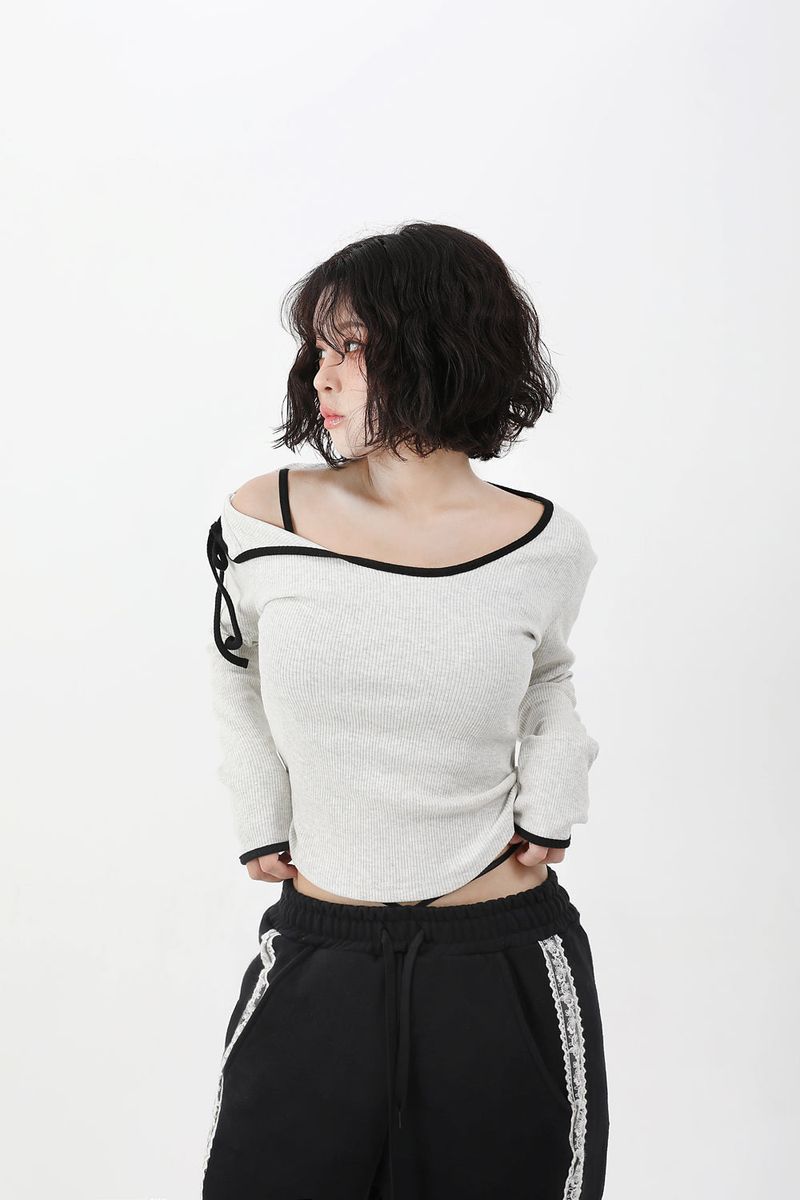 コントラストリボンTシャツ