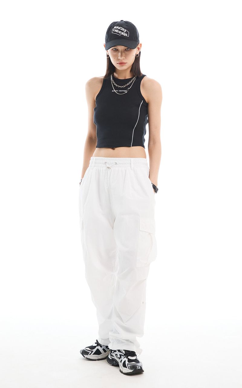 EACH DIFFER(イーチディファー)の「REFLECTIVE PIPING CROP TOP_BLACK(Tops)」