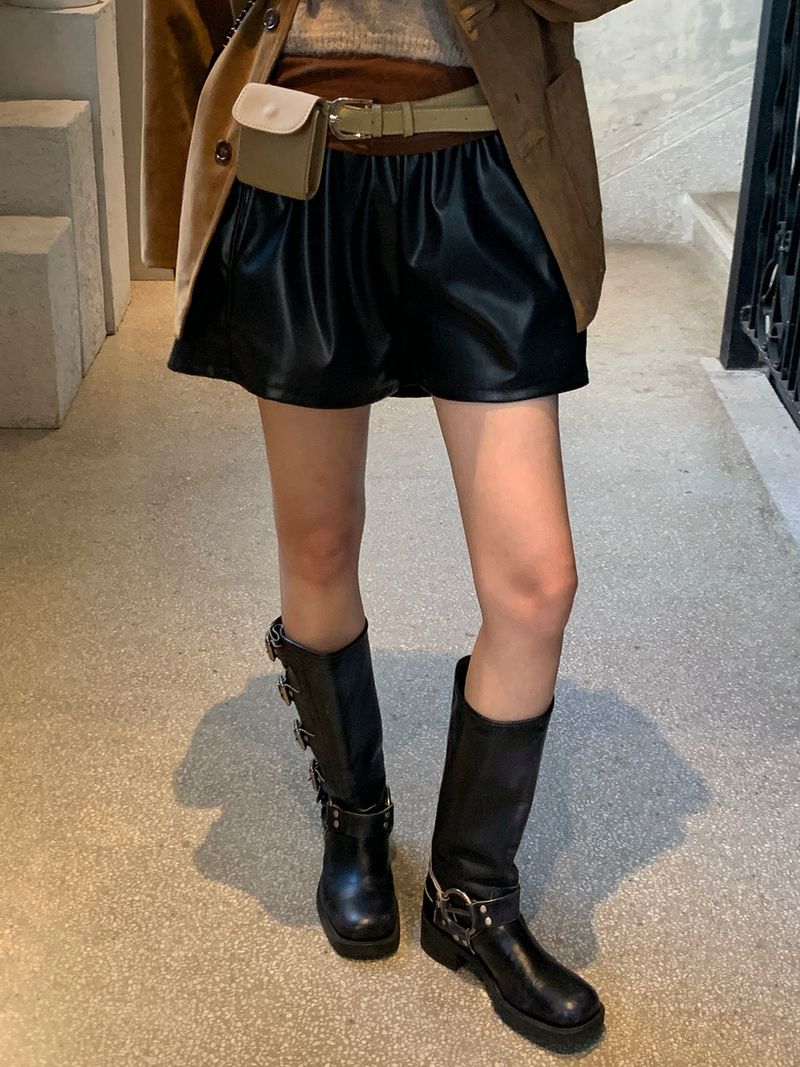 [MADE] Le Elle Leather Shorts