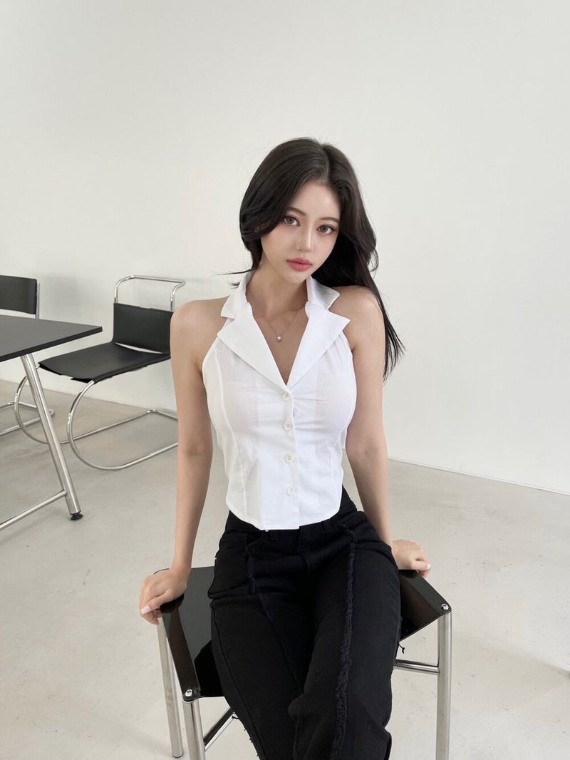 120. Straight halter shirt
