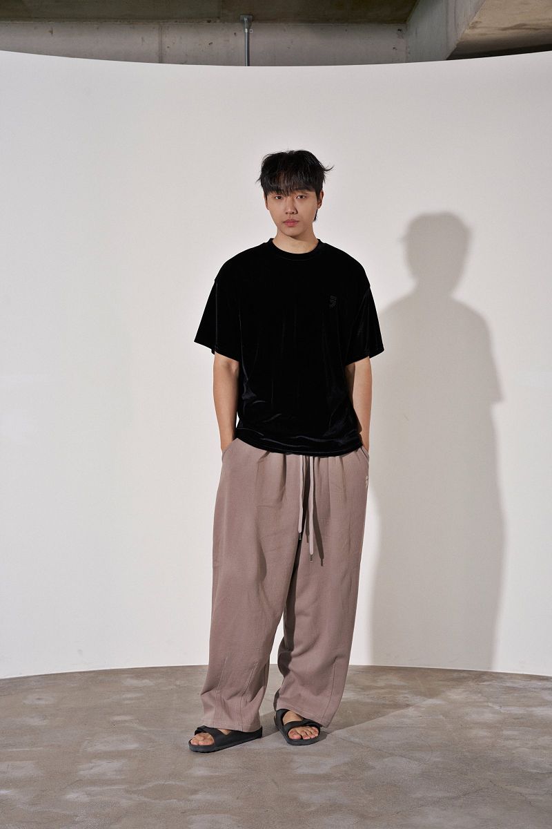 DROP-SHOULDER VELVET 1/2 TEE (Black)