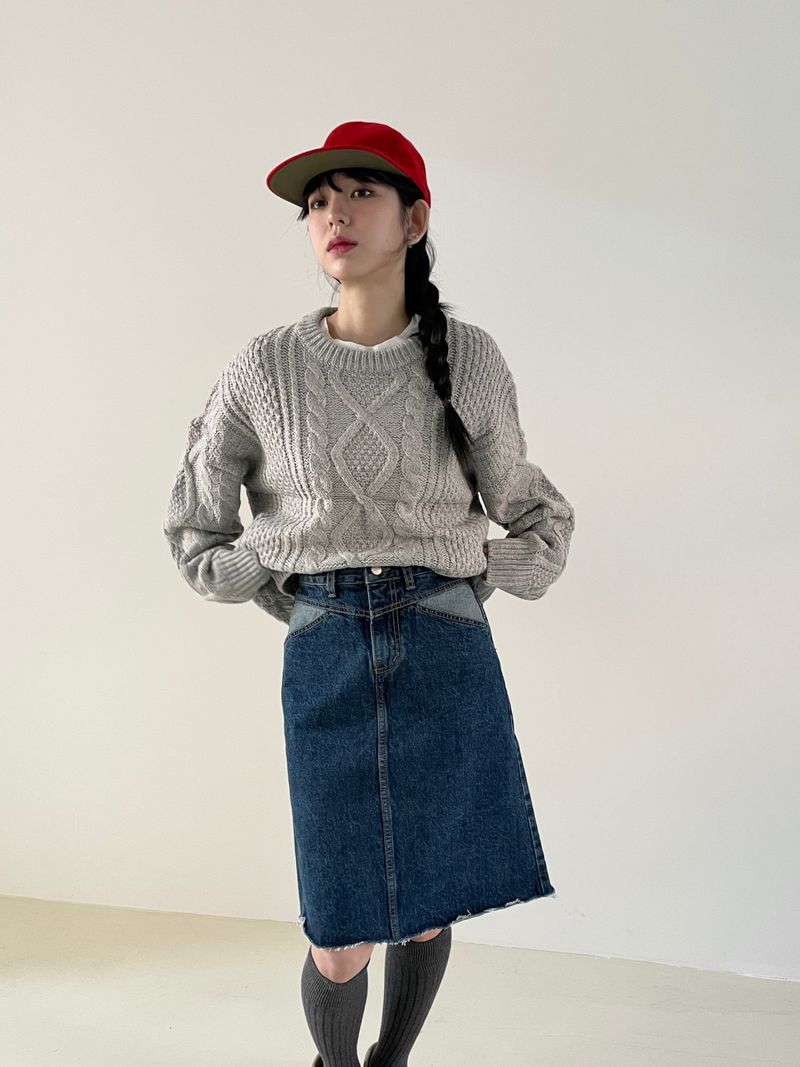 Neat midi denim skirt 