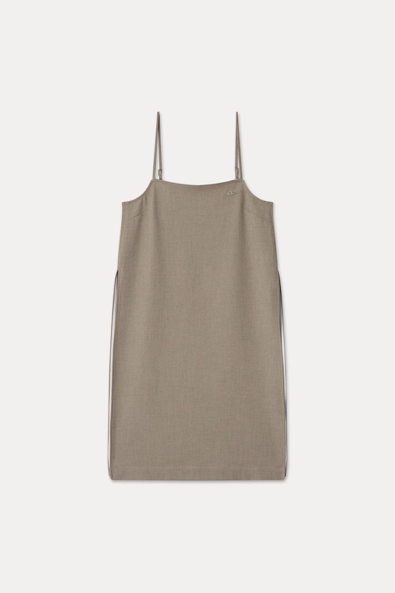 Loventina（ラヴェンティナ）の「DEEP SLIT DRESS_BEIGE（Dresses）」